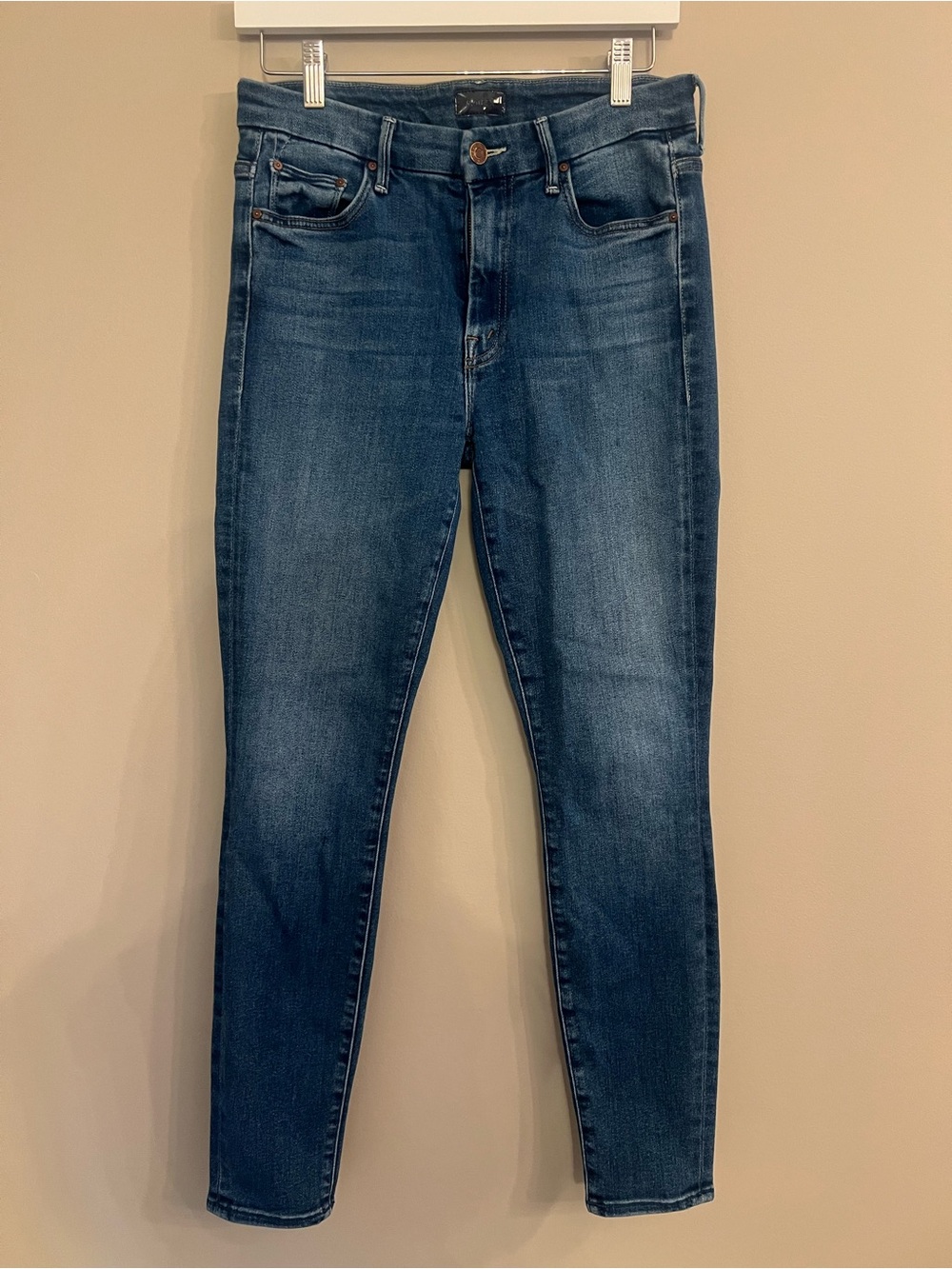 MOTHER High Waisted Looker Jeans in Satisfaction Guaranteed (Size 29)